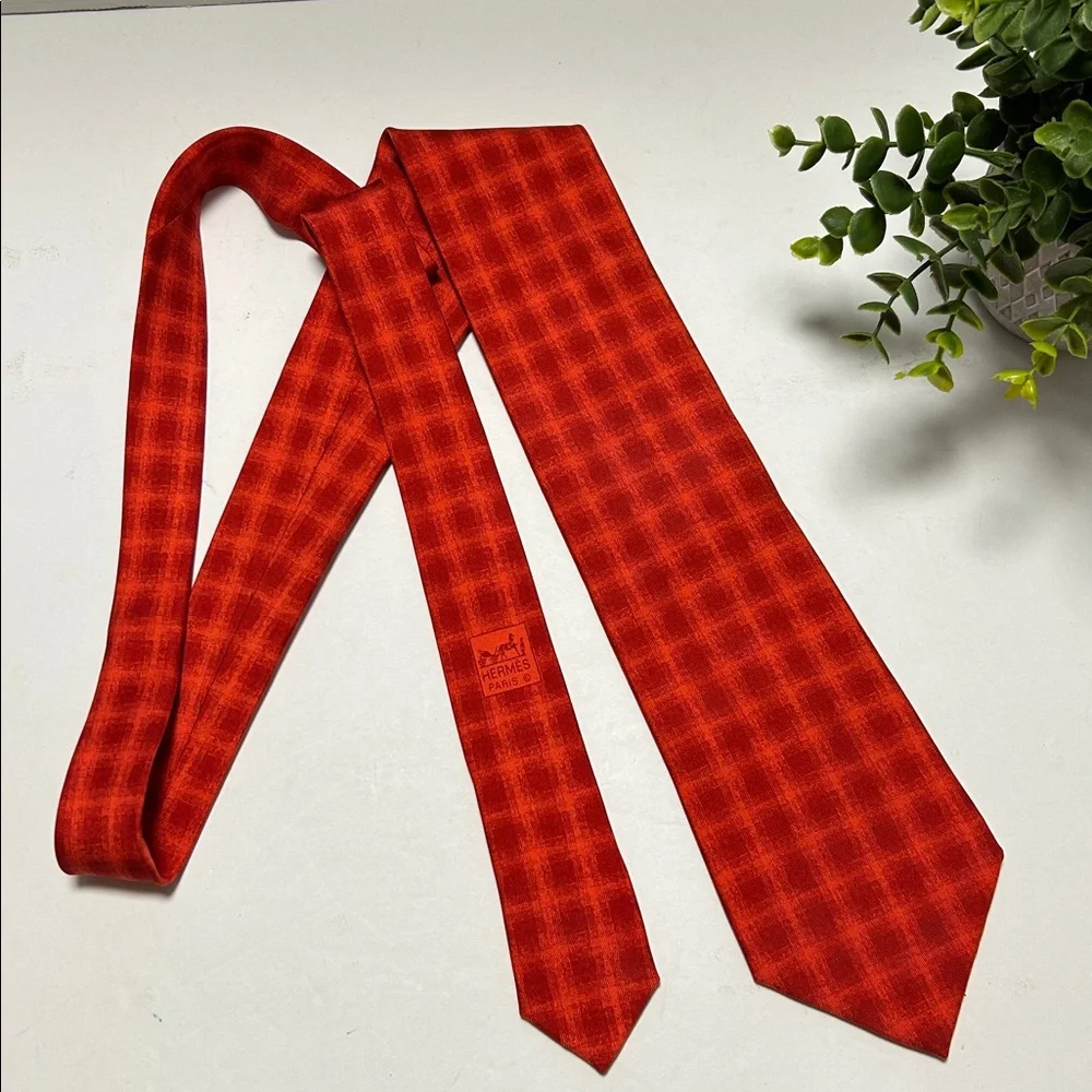 Hermes  Red Patterned Silk Tie